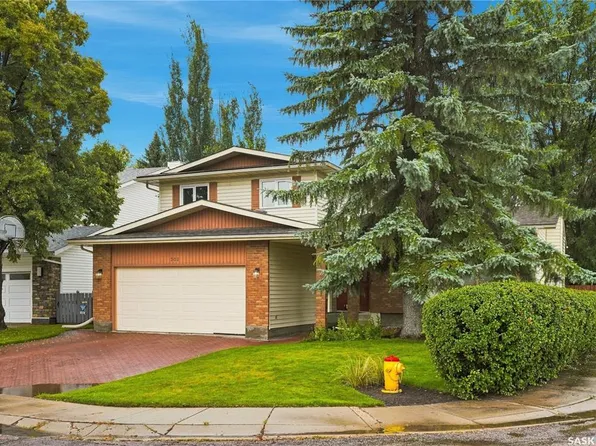 202 Zeman COURT, Saskatoon, SK S7K 7W5