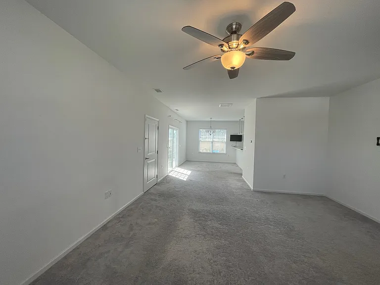 413 Heartfield Dr #1 — Photo 3