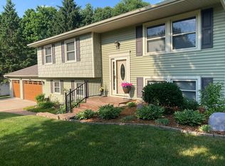 12786 Dundee Dr, Grand Ledge, MI 48837