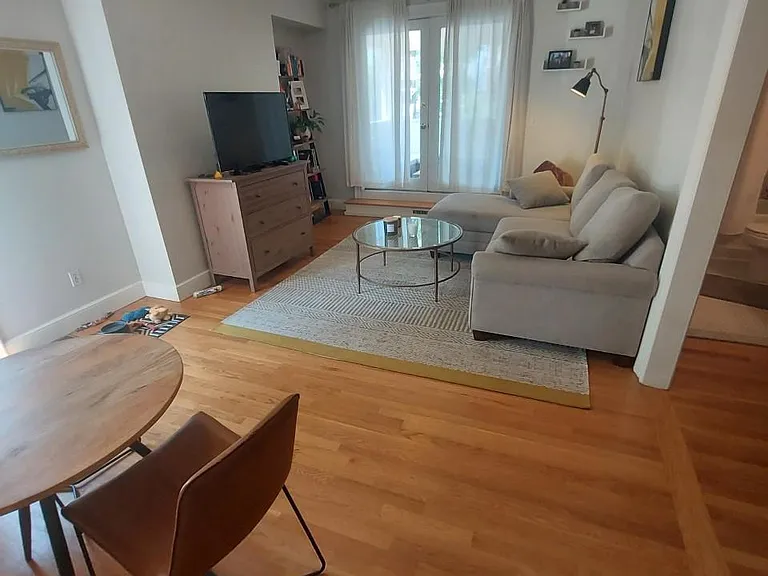 22 Thomas Park #1 — Photo 9
