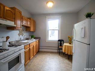 88 Riverview Ave, New London, CT 06320