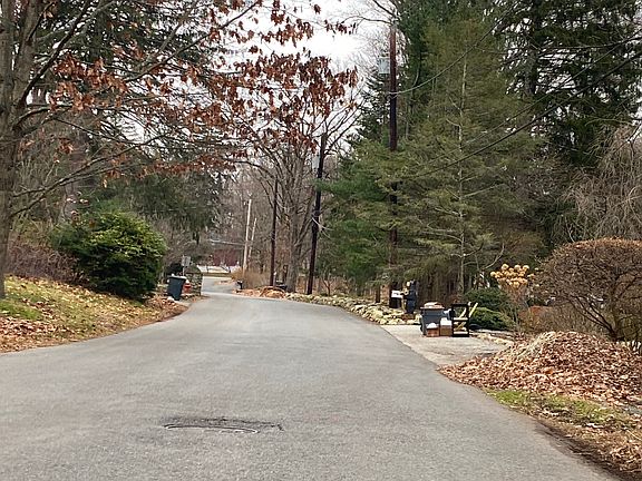 5th image of 41 W Crescent Ave