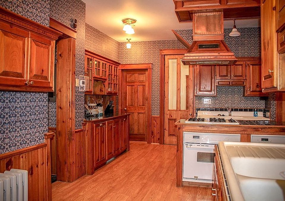 Apt A. Large kitchen.