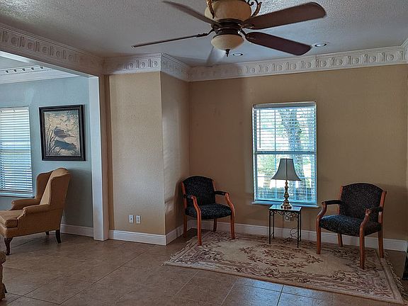 5th image of 1008 Buena Vista St