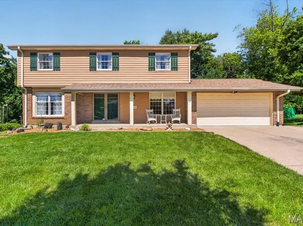 1115 Richland Dr, Chesterfield, MO 63017
