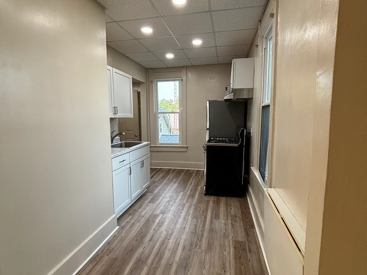 1 bed, 700 sqft, $915 — Photo 3