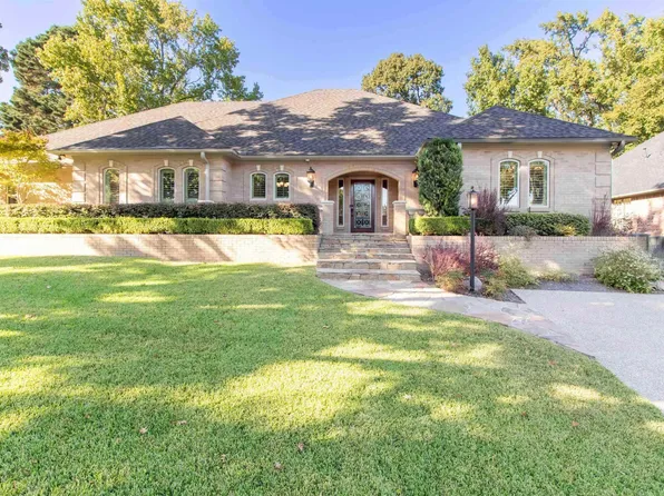 1421 Holly Creek Dr, Tyler, TX 75703