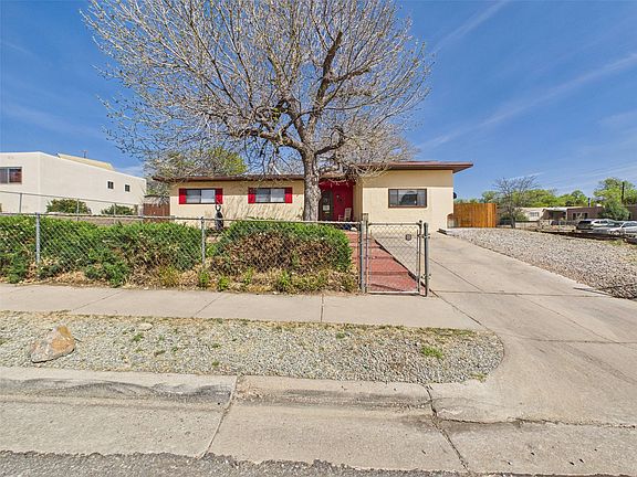 2nd image of 1009 San Lorenzo Dr