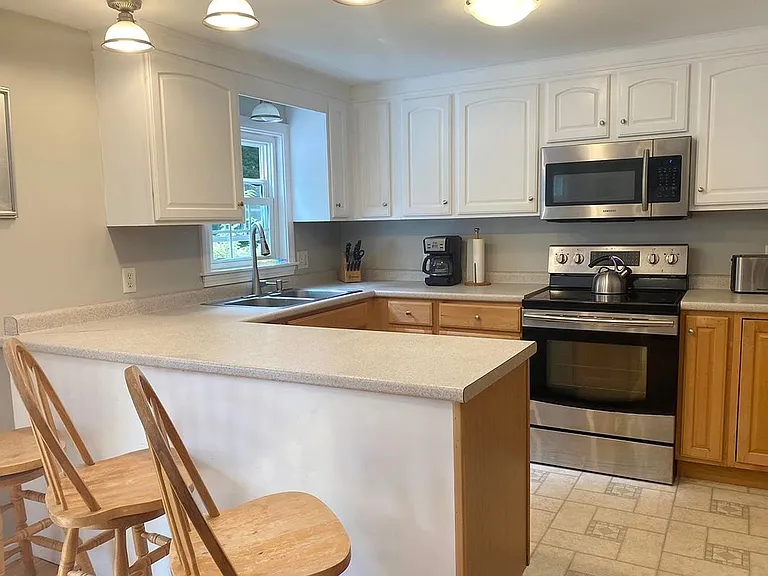 48 Dow Ln — Photo 2