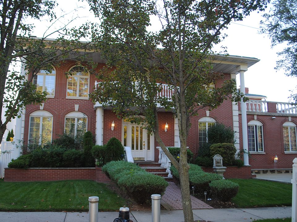 1st image of 210 Alverson Ave
