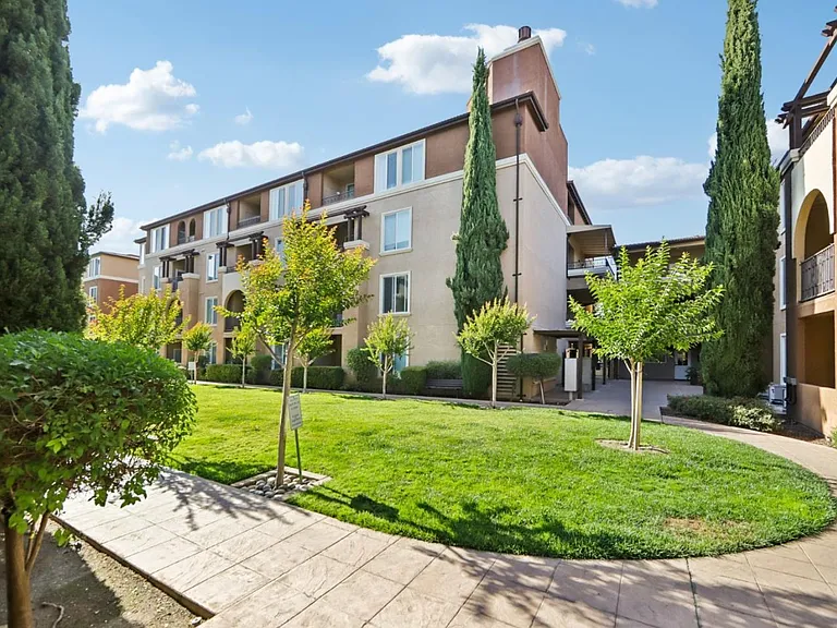 801 S Winchester Blvd #6100 — Photo 25