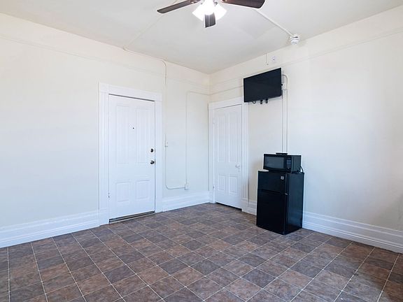 3rd image of 131 S Boyle Ave #6