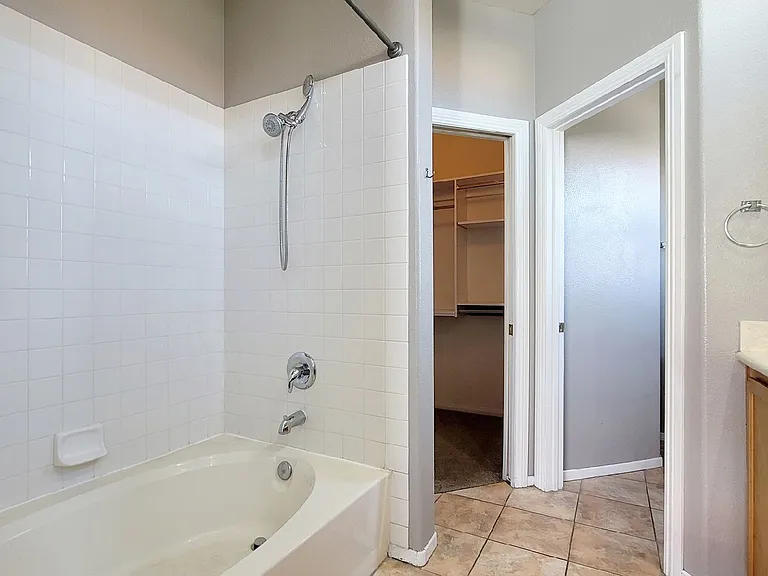 6252 Huntington Ridge Ave — Photo 14