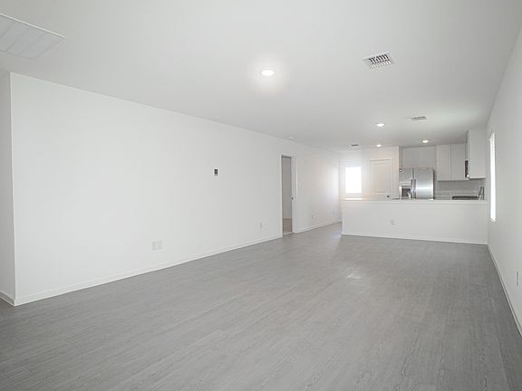 4th image of 1827 Sanderling St