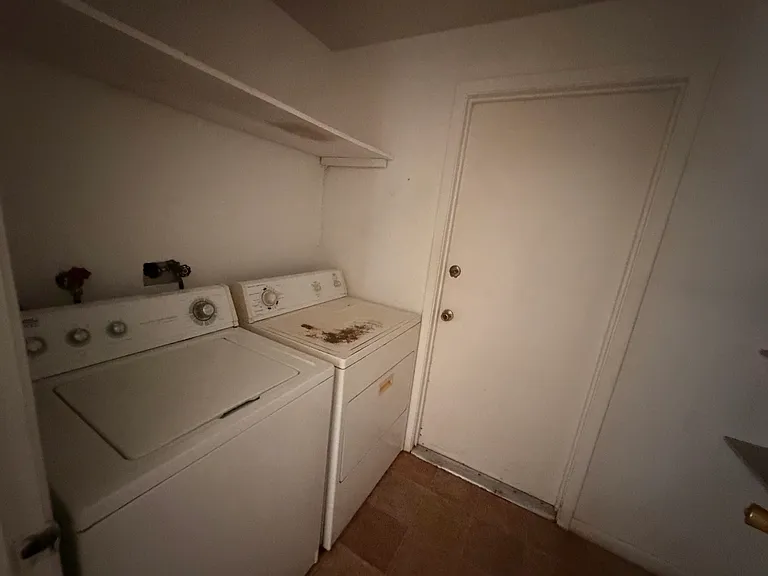 2251 Danforth Ave — Photo 11