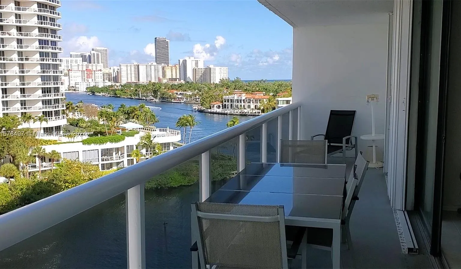 2 bed, 1133 sqft, $2,800 — Photo 1