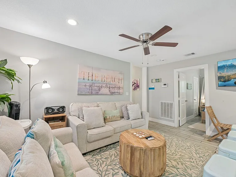 1022 Avenue L — Photo 8
