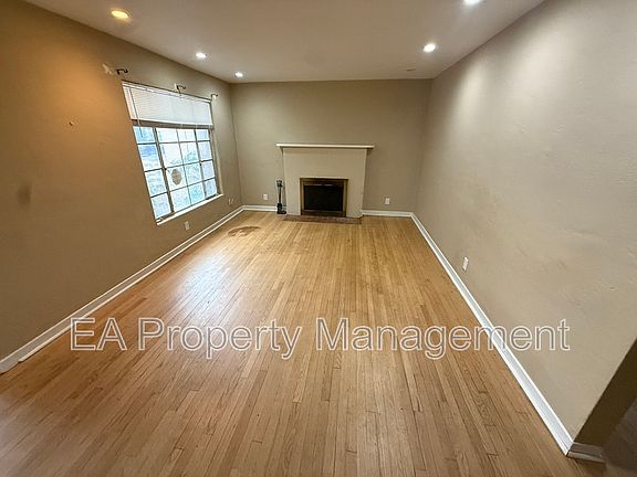 4th image of 1106 Princeton Dr NE