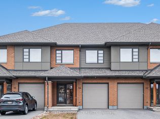 725 Guardian Grv, Ottawa, ON K1X0B2