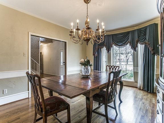 4th image of 6808 Gaston Ave