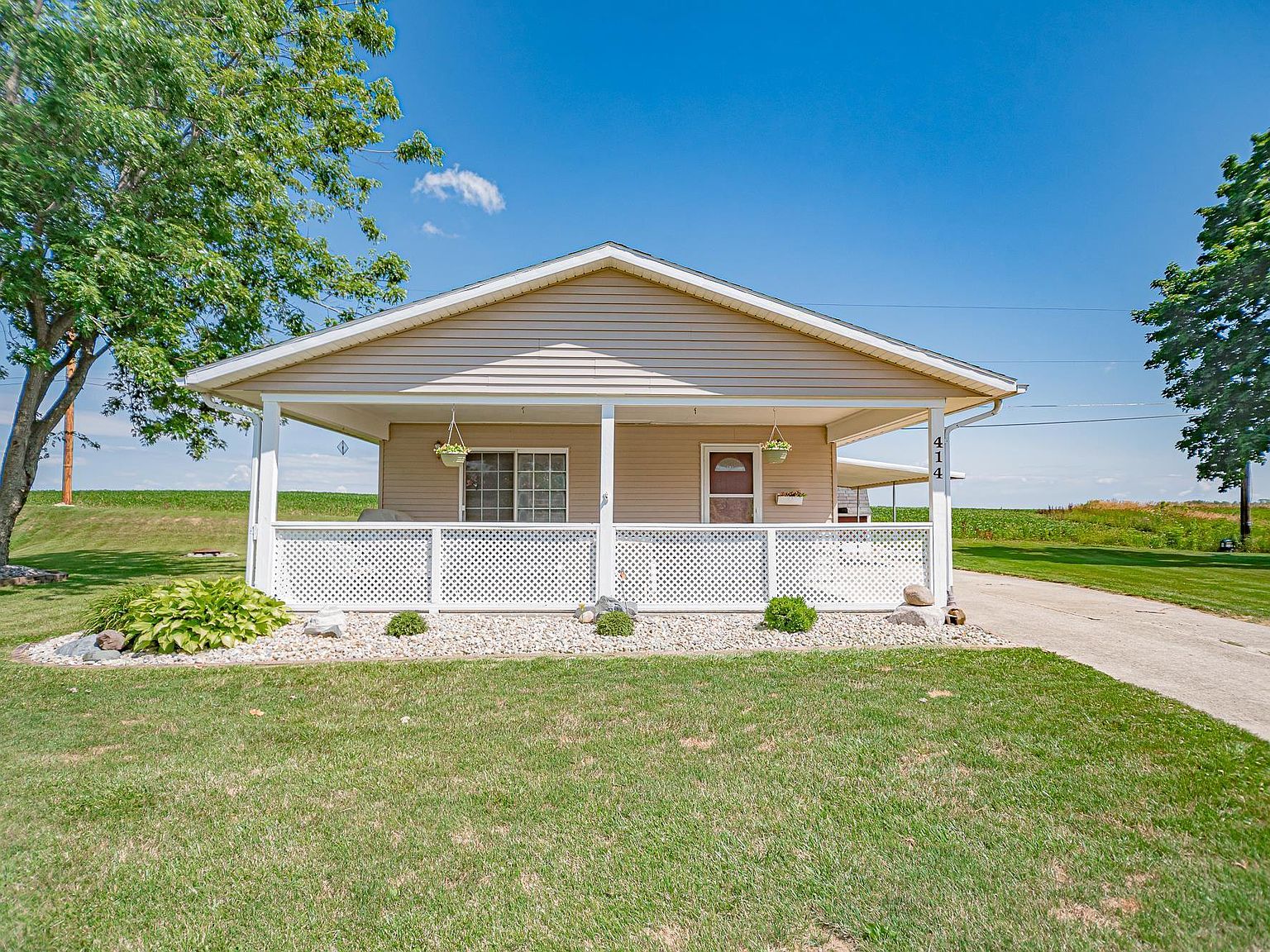 414 N Conway St, Churubusco, IN 46723 Zillow