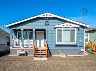 207 N Beacon St, Rockaway Beach, OR 97136