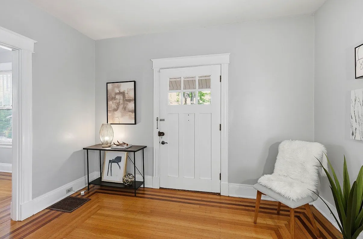 4 bed, 2.5 bath, 1836 sqft, $3,695 — Photo 2