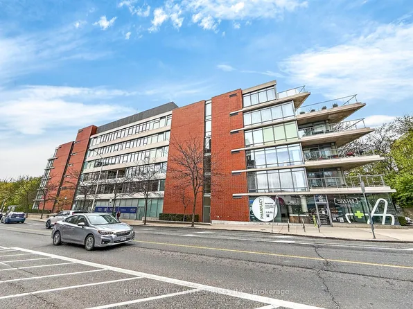 383 Ellis Park Rd #802, Toronto, ON M6S 5B2