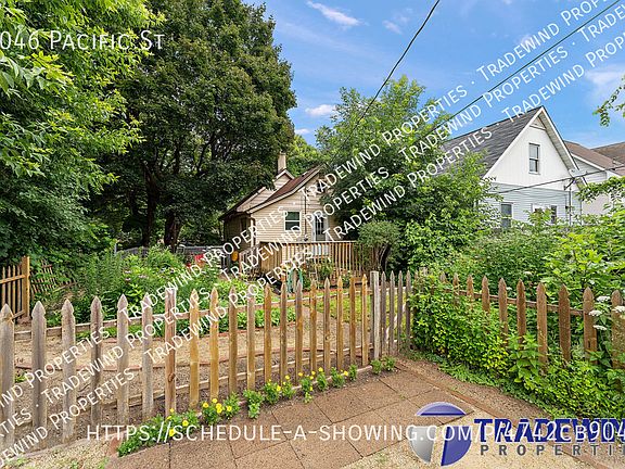4th image of 1046 Pacific St
