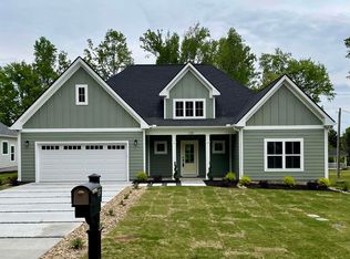 129 Berry Dr, Greenville, SC 29607