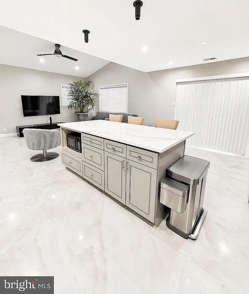 51 Chiswick Drive - 1 — Photo 3