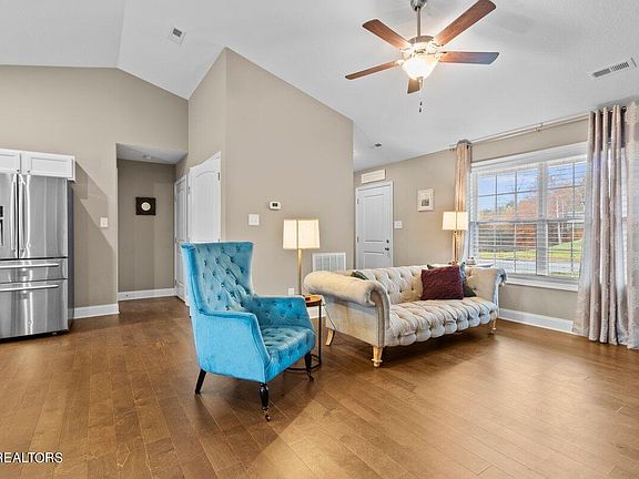 3rd image of 3304 Townsend Park Ln