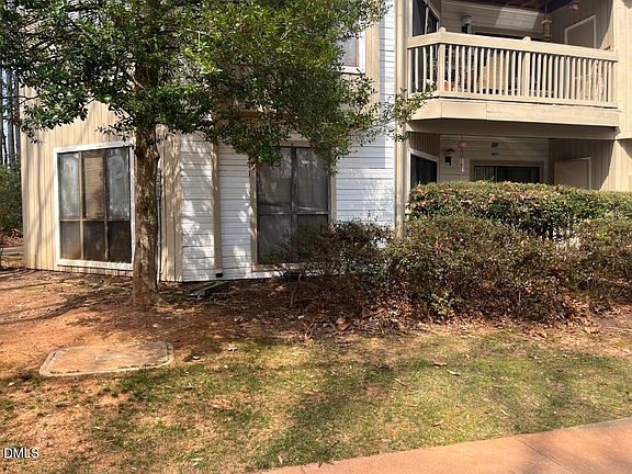 3rd image of 811 New Kent Pl #1A