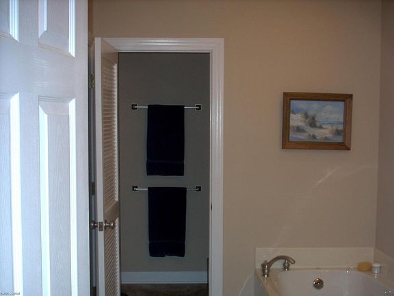 3rd image of 203B Reserve Green Drive