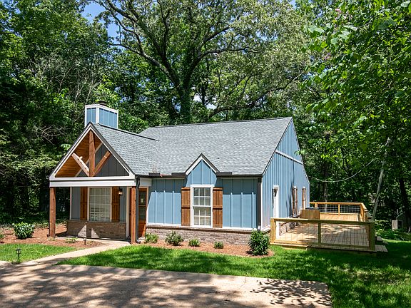 2nd image of 102 Heights Dr