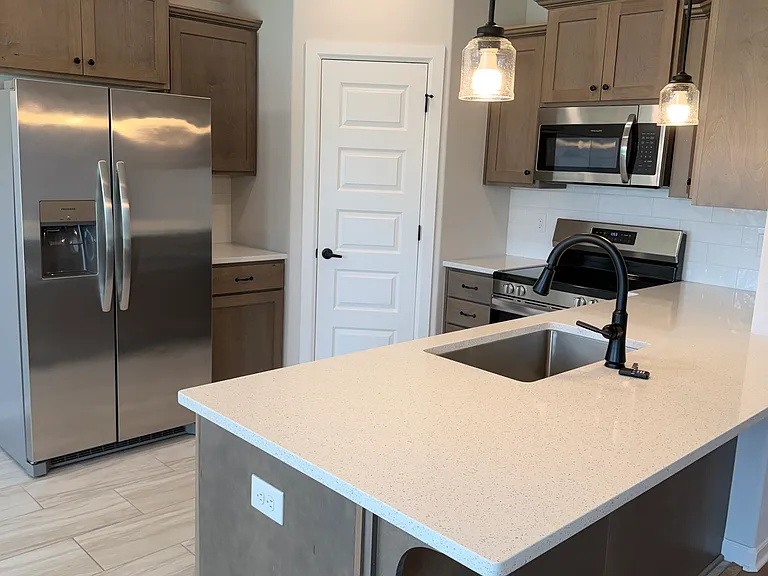 1105 Pepperwood Ave — Photo 4