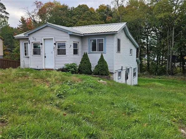 121 Woodgate Dr, Boonville, NY 13309