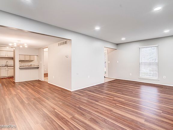 5th image of 42229 Pellston Dr