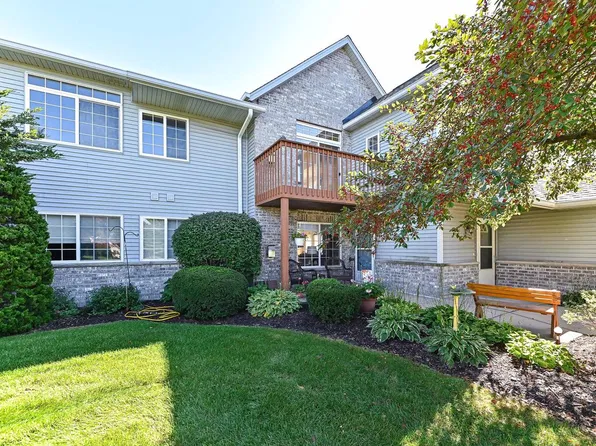 2211 N University DRIVE Unit 4, Waukesha, WI 53188
