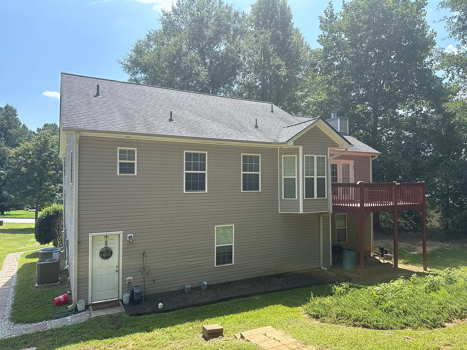 4 bed, 2584 sqft, $3,000 — Photo 2