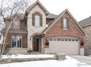 794 S Linden Ave, Elmhurst, IL 60126