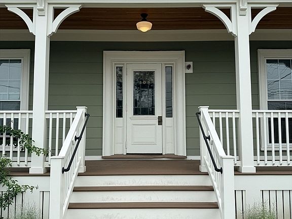 3rd image of 408-408 Crescent St #410