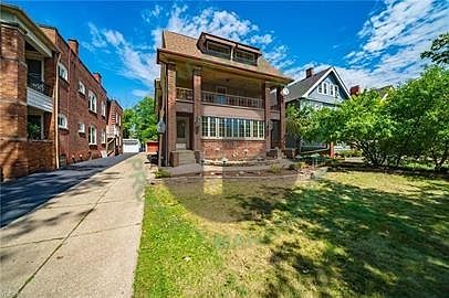 3rd image of 14724 Clifton Blvd #3