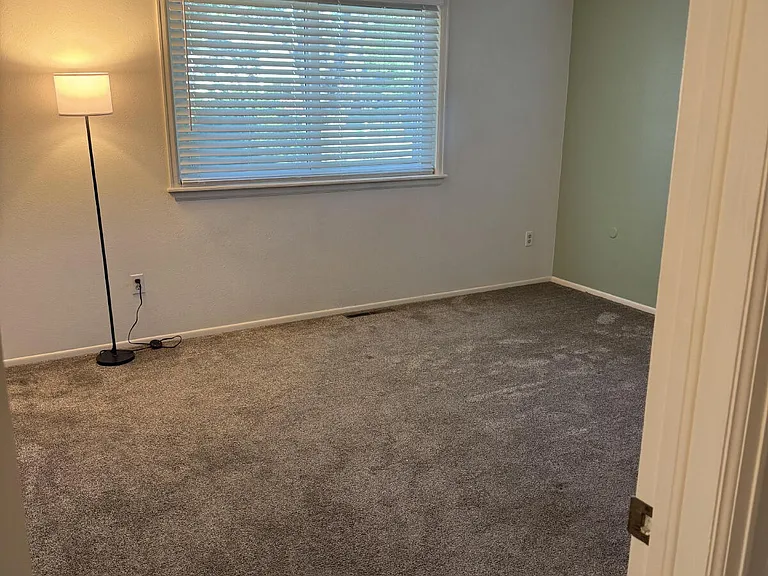 2336 Smith Ct — Photo 7