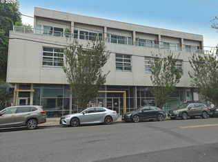 16 NE Shaver St #201, Portland, OR 97227