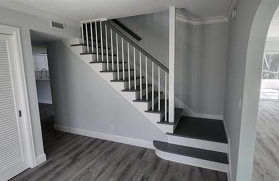 3rd image of 457 N Country Club Dr