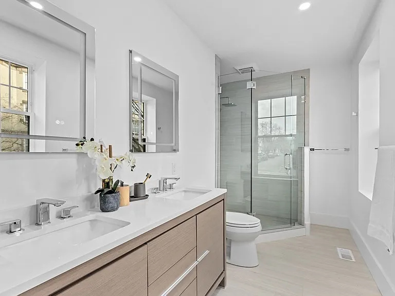 65 Pleasant St #1 — Photo 6