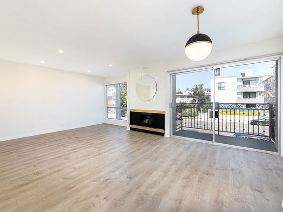 5th image of 11656 Montana Ave APT 202