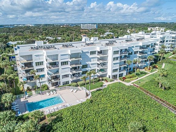 2nd image of 1616 Ocean Dr APT 209