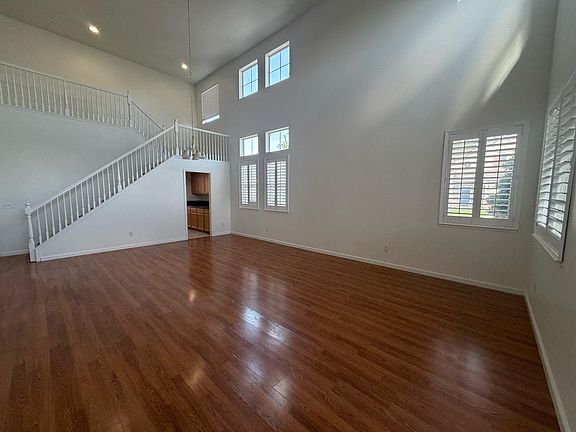 2nd image of 3209 Flushing Meadows Dr